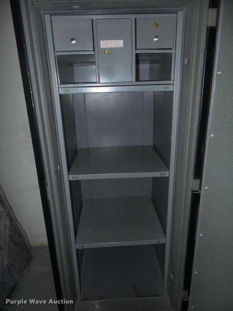 image for item DD9409 Underwriters Laboratories Inc. safe