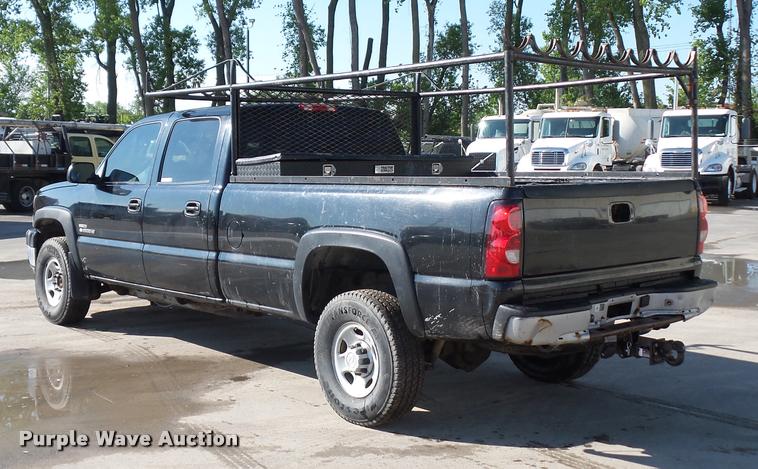 image for item DD9410 2006 Chevrolet Silverado 2500HD Crew Cab pickup truck