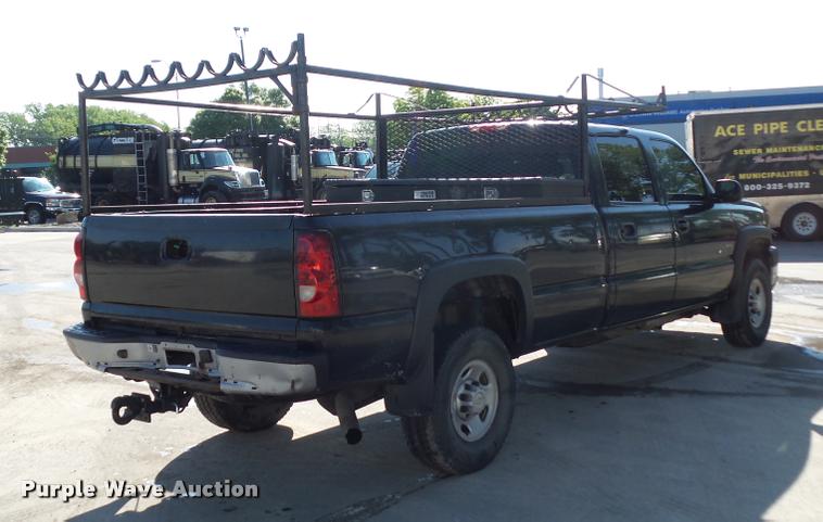image for item DD9410 2006 Chevrolet Silverado 2500HD Crew Cab pickup truck