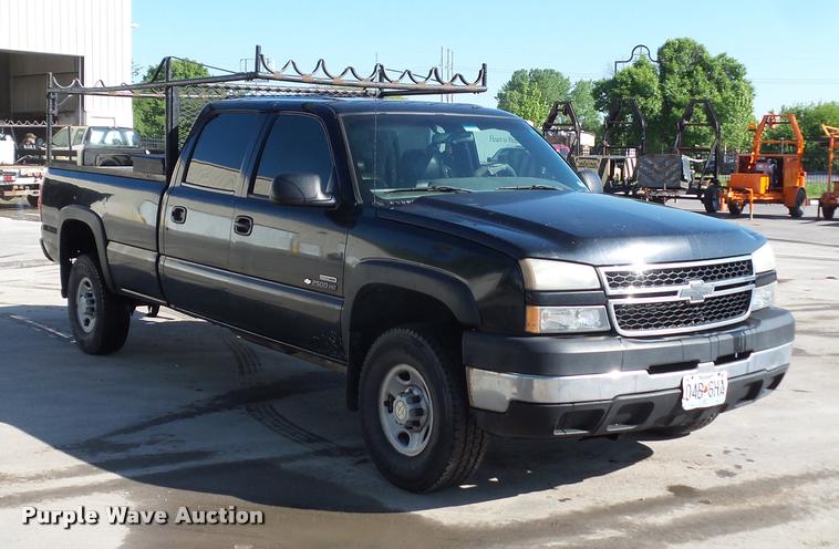 image for item DD9410 2006 Chevrolet Silverado 2500HD Crew Cab pickup truck