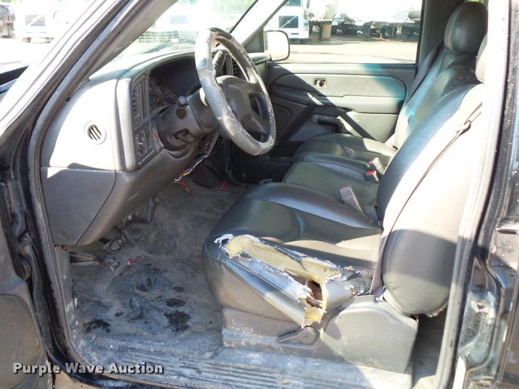 image for item DD9410 2006 Chevrolet Silverado 2500HD Crew Cab pickup truck