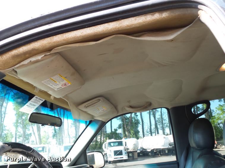 image for item DD9410 2006 Chevrolet Silverado 2500HD Crew Cab pickup truck