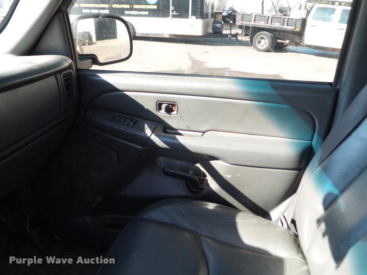 image for item DD9410 2006 Chevrolet Silverado 2500HD Crew Cab pickup truck