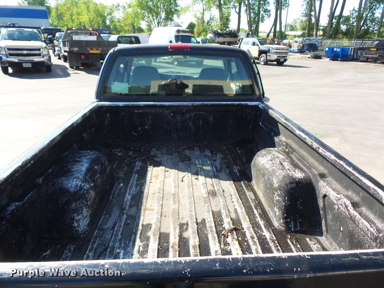 image for item DD9411 2003 Chevrolet S10 Ext. Cab pickup truck