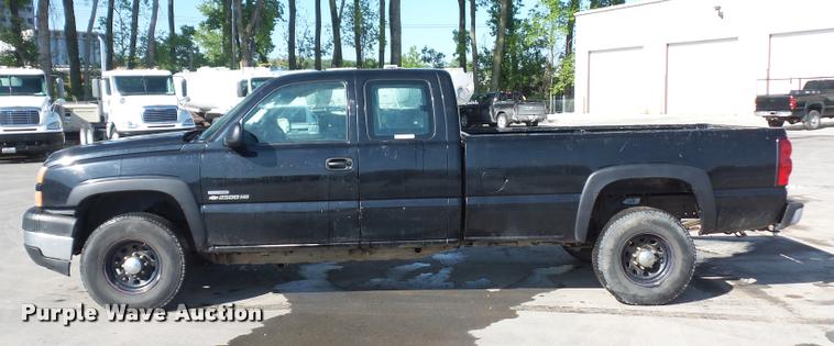 image for item DD9412 2006 Chevrolet Silverado 2500HD Ext. Cab pickup truck