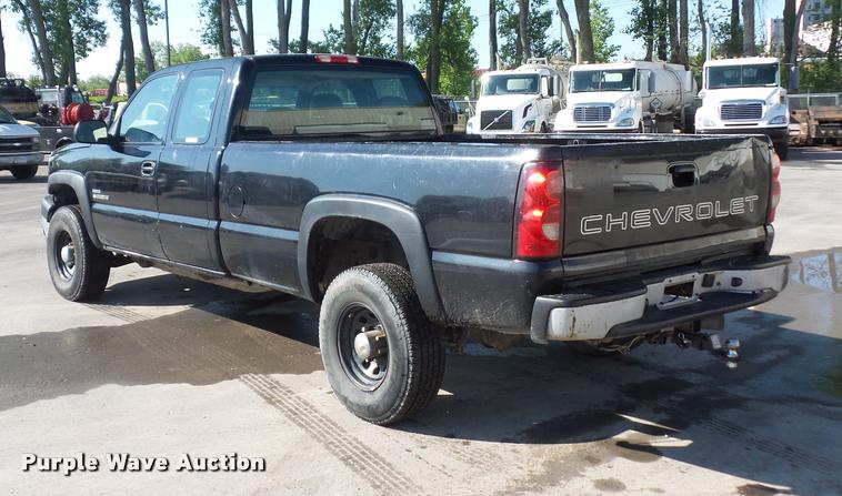 image for item DD9412 2006 Chevrolet Silverado 2500HD Ext. Cab pickup truck