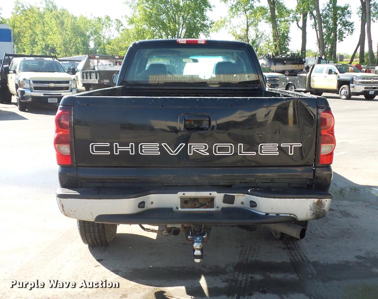 image for item DD9412 2006 Chevrolet Silverado 2500HD Ext. Cab pickup truck