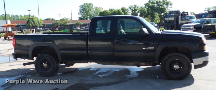 image for item DD9412 2006 Chevrolet Silverado 2500HD Ext. Cab pickup truck