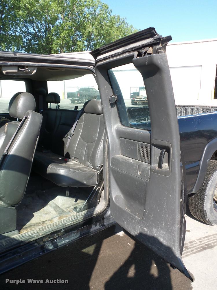 image for item DD9412 2006 Chevrolet Silverado 2500HD Ext. Cab pickup truck