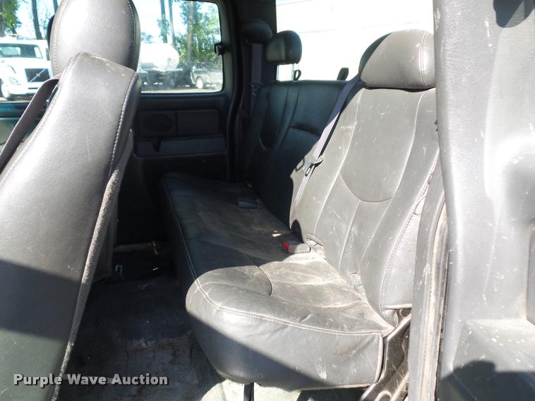 image for item DD9412 2006 Chevrolet Silverado 2500HD Ext. Cab pickup truck