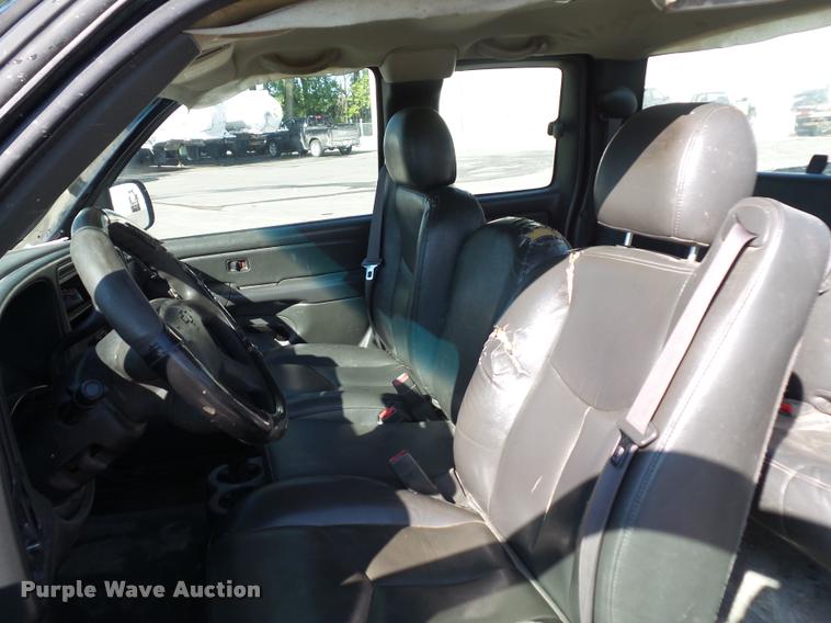 image for item DD9412 2006 Chevrolet Silverado 2500HD Ext. Cab pickup truck