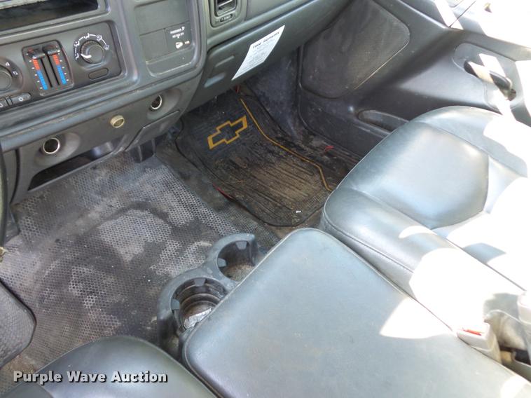 image for item DD9412 2006 Chevrolet Silverado 2500HD Ext. Cab pickup truck