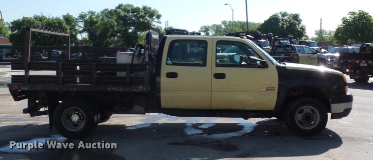image for item DD9413 2006 Chevrolet Silverado 3500 Crew Cab pickup truck