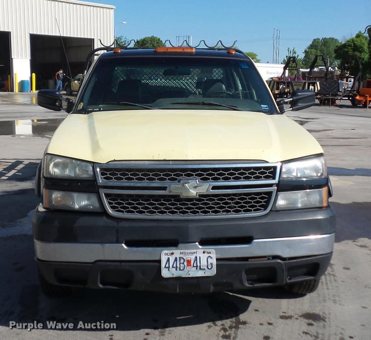 image for item DD9413 2006 Chevrolet Silverado 3500 Crew Cab pickup truck