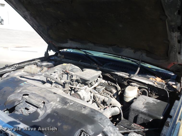 image for item DD9413 2006 Chevrolet Silverado 3500 Crew Cab pickup truck