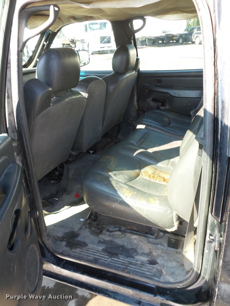 image for item DD9413 2006 Chevrolet Silverado 3500 Crew Cab pickup truck