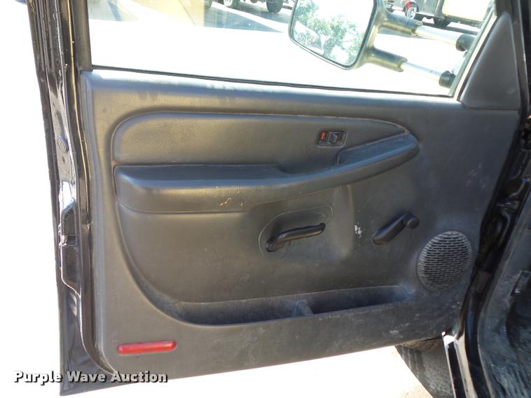 image for item DD9413 2006 Chevrolet Silverado 3500 Crew Cab pickup truck