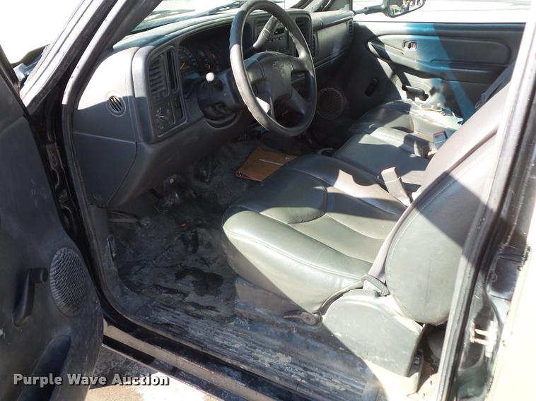 image for item DD9413 2006 Chevrolet Silverado 3500 Crew Cab pickup truck