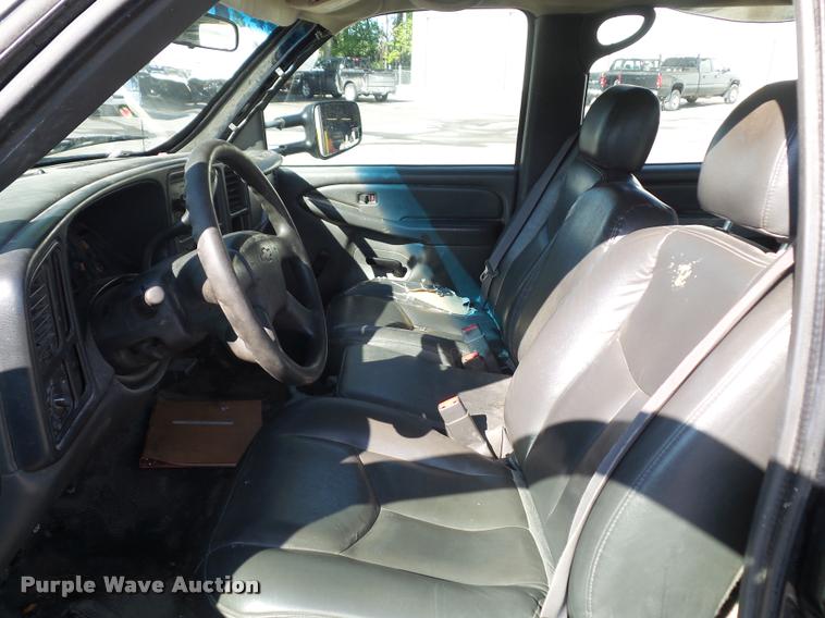 image for item DD9413 2006 Chevrolet Silverado 3500 Crew Cab pickup truck