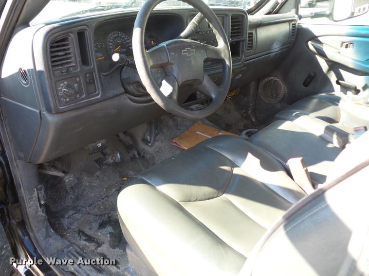 image for item DD9413 2006 Chevrolet Silverado 3500 Crew Cab pickup truck