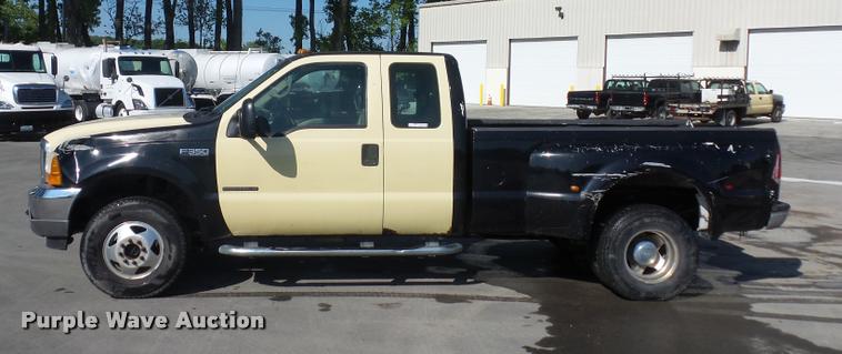 image for item DD9414 2001 Ford F350 Super Duty SuperCab pickup truck