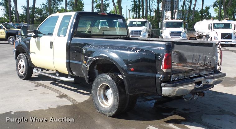image for item DD9414 2001 Ford F350 Super Duty SuperCab pickup truck