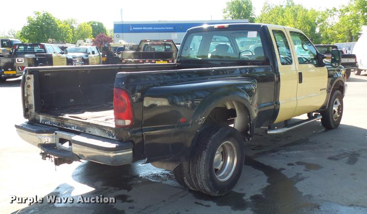 image for item DD9414 2001 Ford F350 Super Duty SuperCab pickup truck