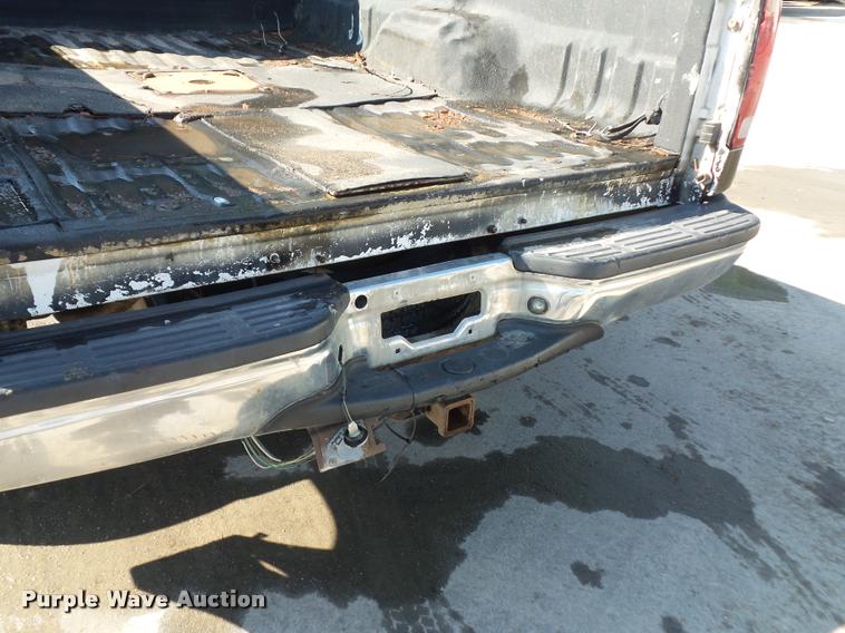 image for item DD9414 2001 Ford F350 Super Duty SuperCab pickup truck