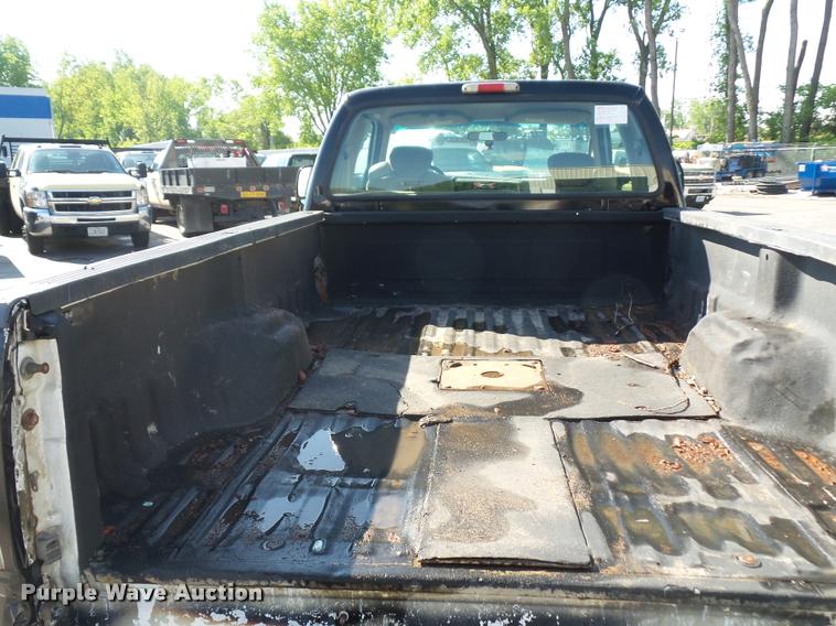 image for item DD9414 2001 Ford F350 Super Duty SuperCab pickup truck