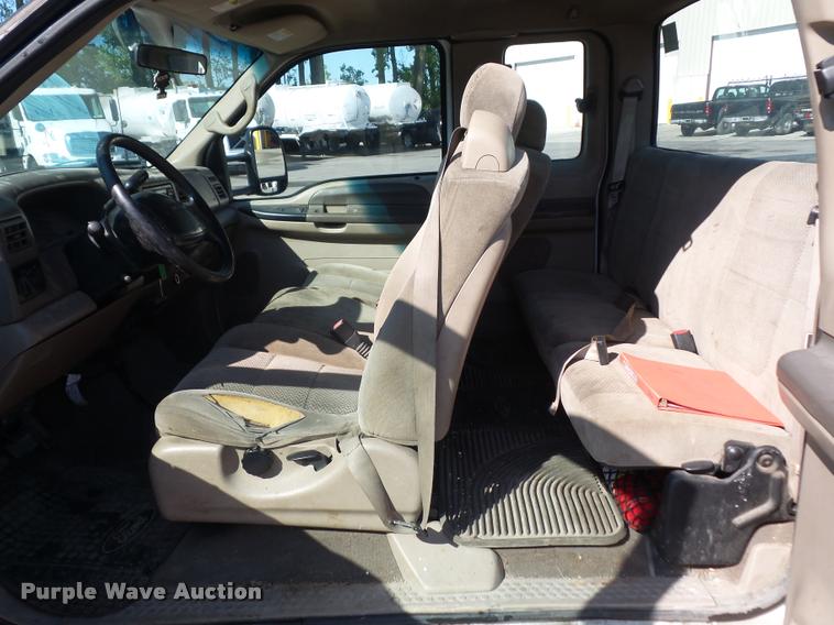 image for item DD9414 2001 Ford F350 Super Duty SuperCab pickup truck