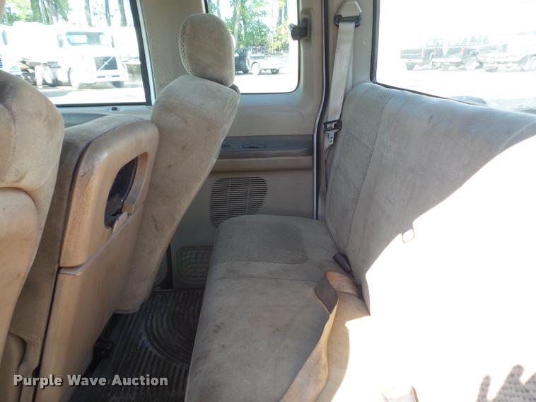 image for item DD9414 2001 Ford F350 Super Duty SuperCab pickup truck