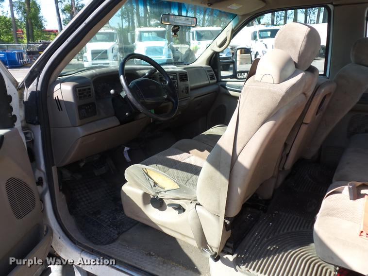 image for item DD9414 2001 Ford F350 Super Duty SuperCab pickup truck