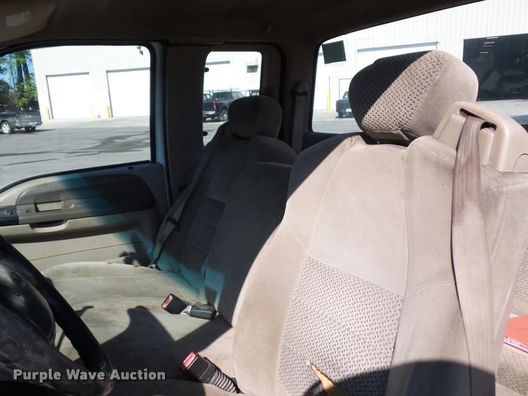 image for item DD9414 2001 Ford F350 Super Duty SuperCab pickup truck