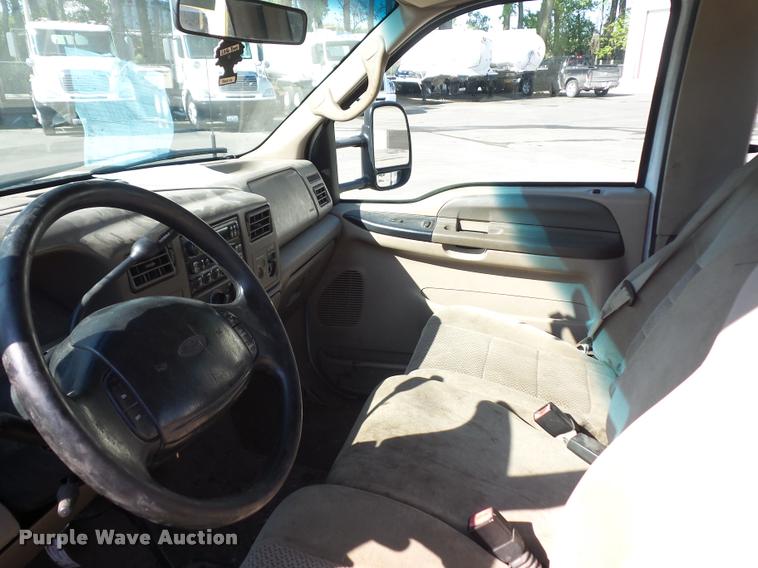 image for item DD9414 2001 Ford F350 Super Duty SuperCab pickup truck