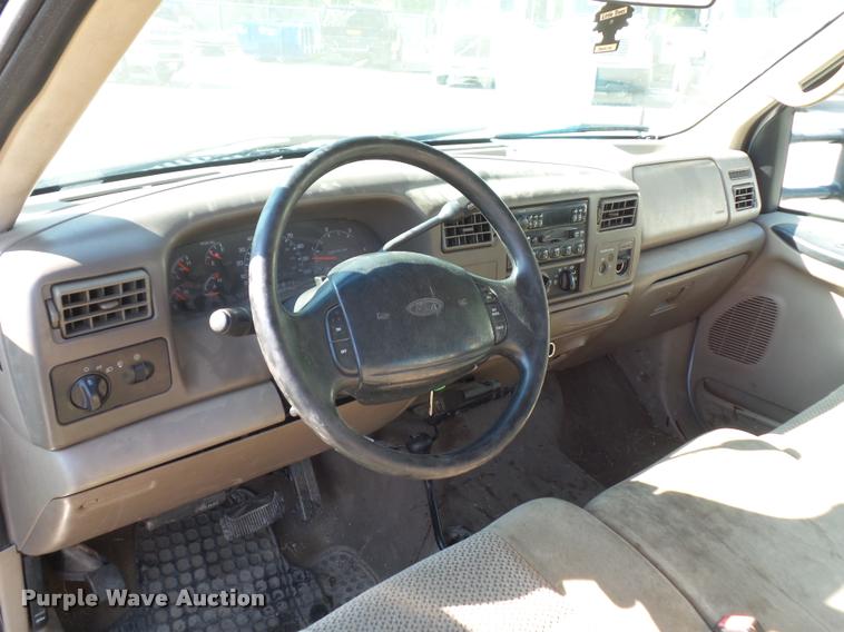 image for item DD9414 2001 Ford F350 Super Duty SuperCab pickup truck