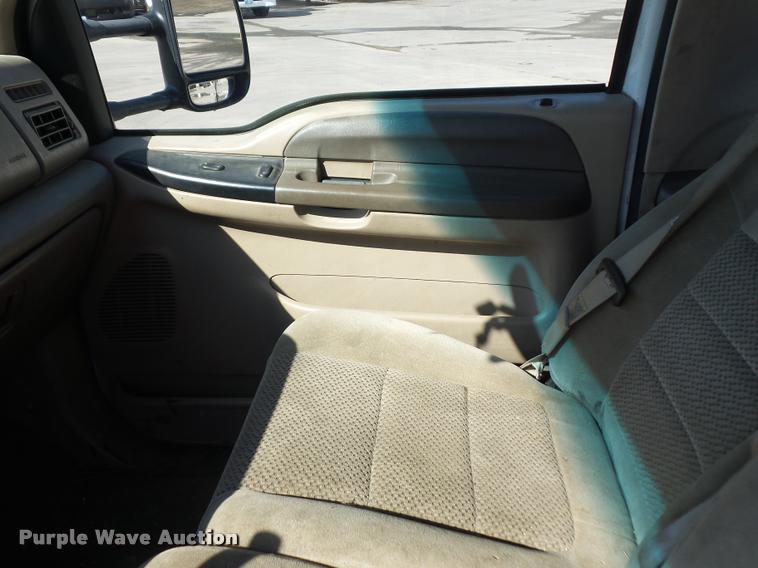 image for item DD9414 2001 Ford F350 Super Duty SuperCab pickup truck