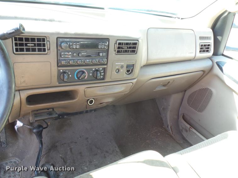 image for item DD9414 2001 Ford F350 Super Duty SuperCab pickup truck