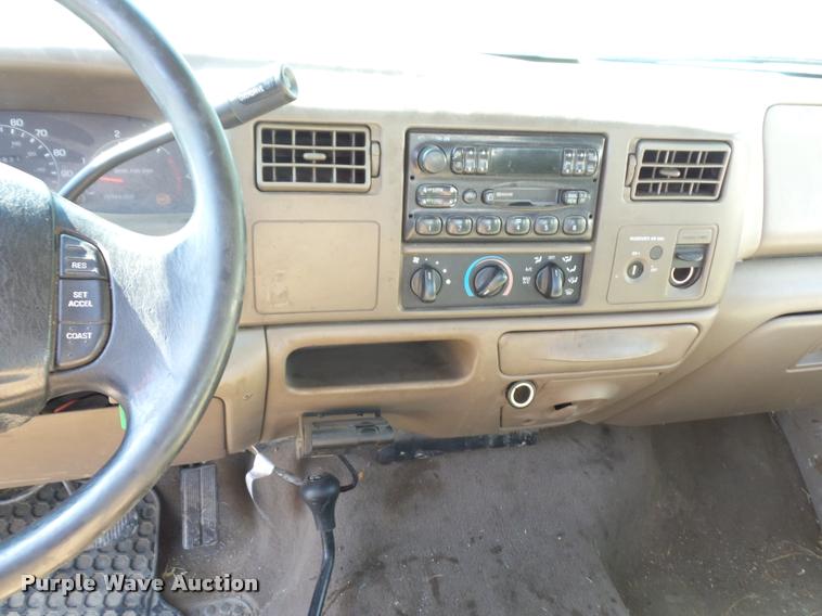 image for item DD9414 2001 Ford F350 Super Duty SuperCab pickup truck