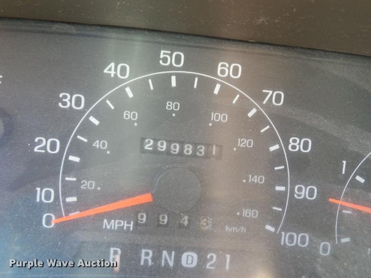 image for item DD9414 2001 Ford F350 Super Duty SuperCab pickup truck