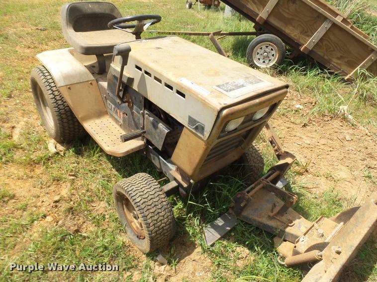 image for item DE9575 Sears lawn tractor