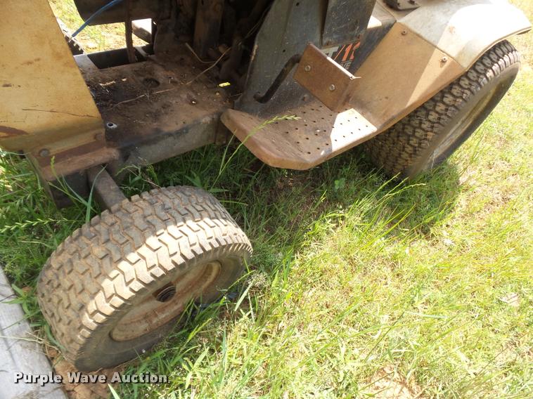image for item DE9575 Sears lawn tractor
