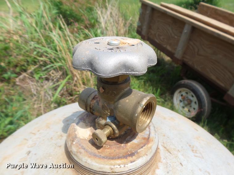 image for item DE9578 Propane bottle