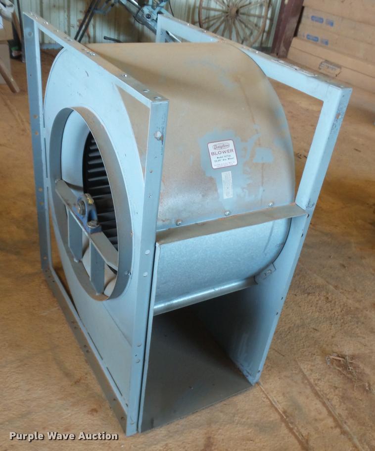 image for item DE9584 Dayton 3C736 blower