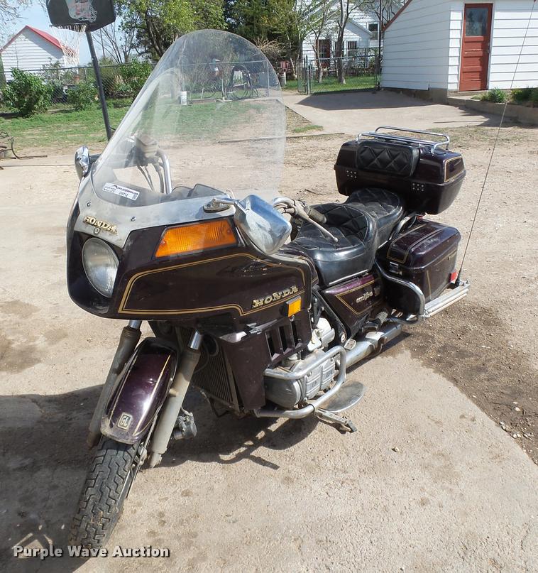 image for item DI9712 1980 Honda Goldwing motorcycle