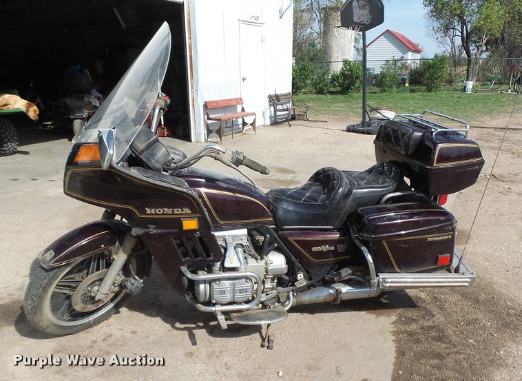 image for item DI9712 1980 Honda Goldwing motorcycle