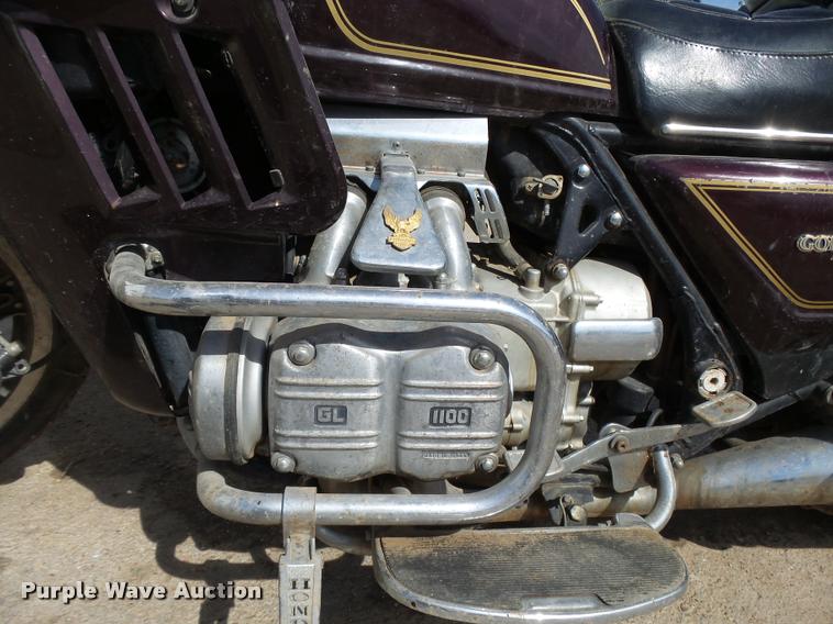 image for item DI9712 1980 Honda Goldwing motorcycle