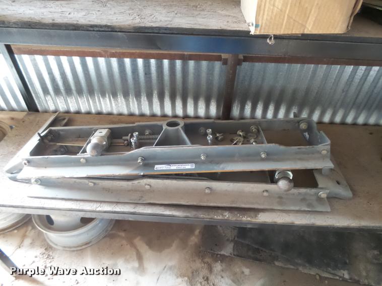 image for item DI9734 (2) B&W fifth wheel hitches