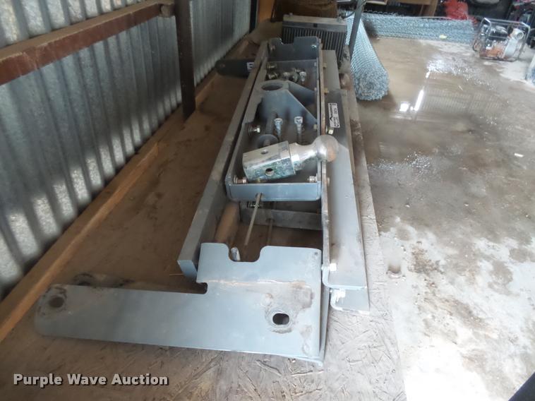 image for item DI9734 (2) B&W fifth wheel hitches