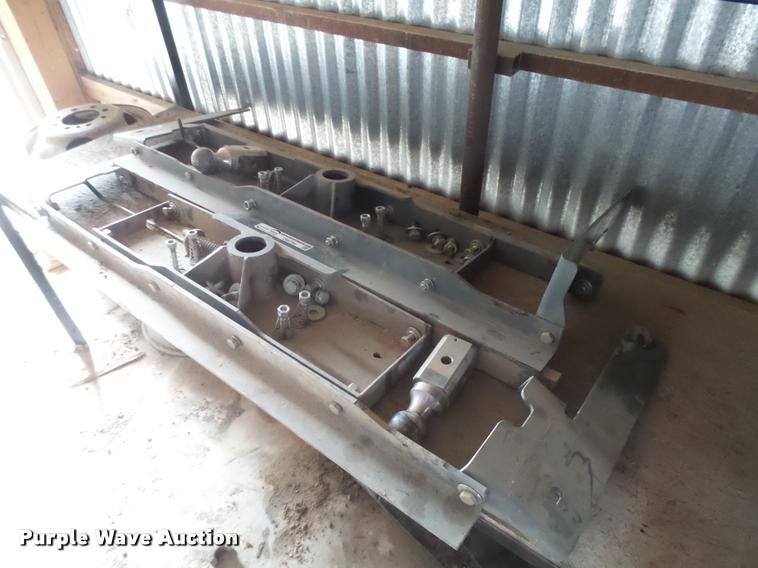 image for item DI9734 (2) B&W fifth wheel hitches