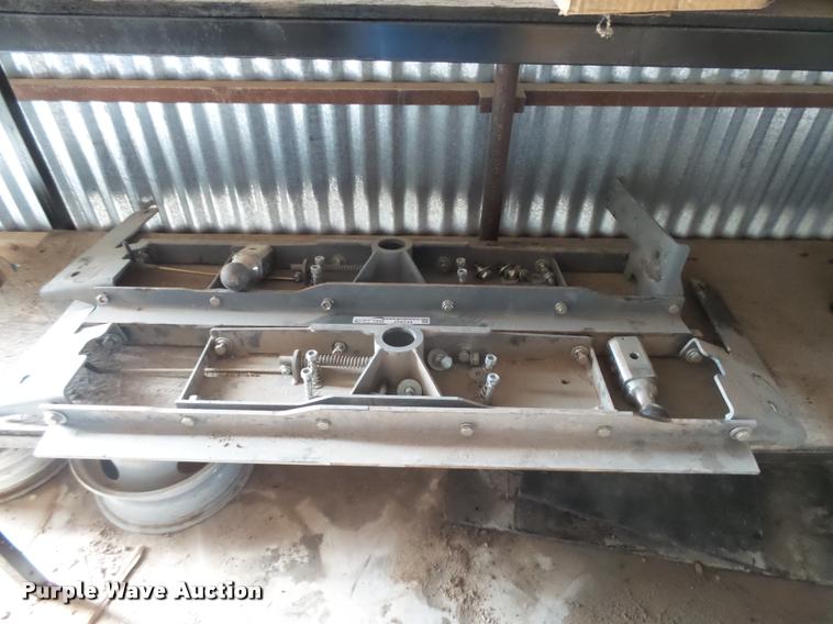 image for item DI9734 (2) B&W fifth wheel hitches